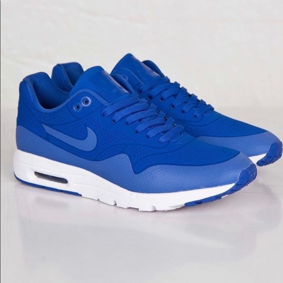 royal blue tennis shoes nike